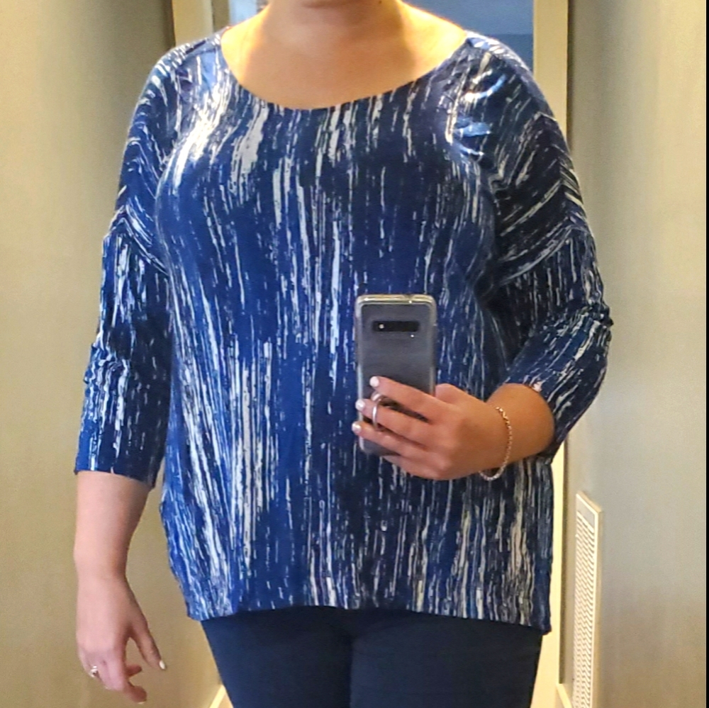 Multi color blue 3/4 length top